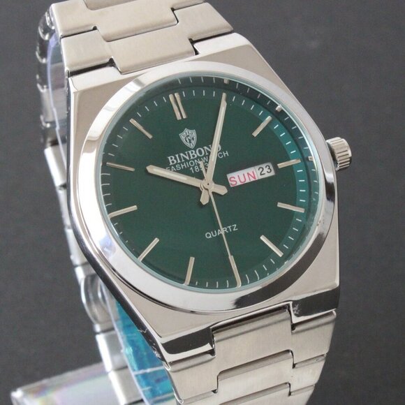 Men's Integrated Bracelet Sports Watch Stainless Steel Radiant Green Dial 40mm - Picture 1 of 13